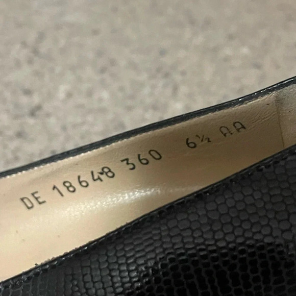 Salvatore Ferragamo Women’s Black Heel in Size 6.5 AA - Picture 10 of 11